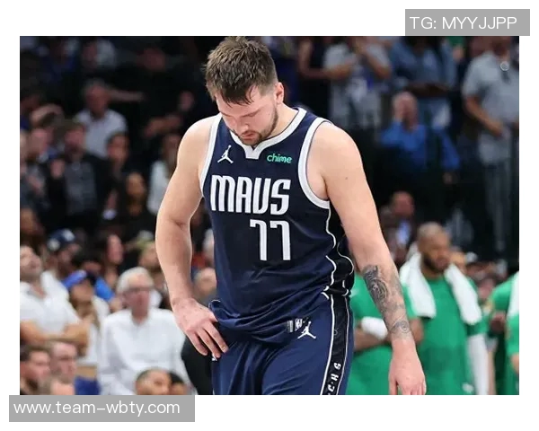 东契奇谈绿军身体对抗强度称裁判应允许更多拉拽抱人行为