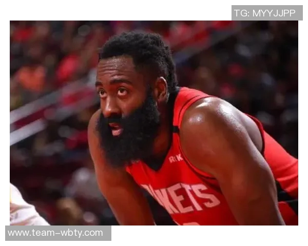 哈登半场表现低迷15投仅5中得14分三分球6投1中效率堪忧 哈登半场表现低迷15投仅5中得14分三分球6投1中效率堪忧