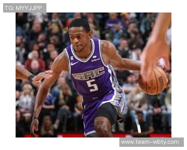 福克斯状态火热三场比赛数据亮眼场均26分8助攻命中率超高